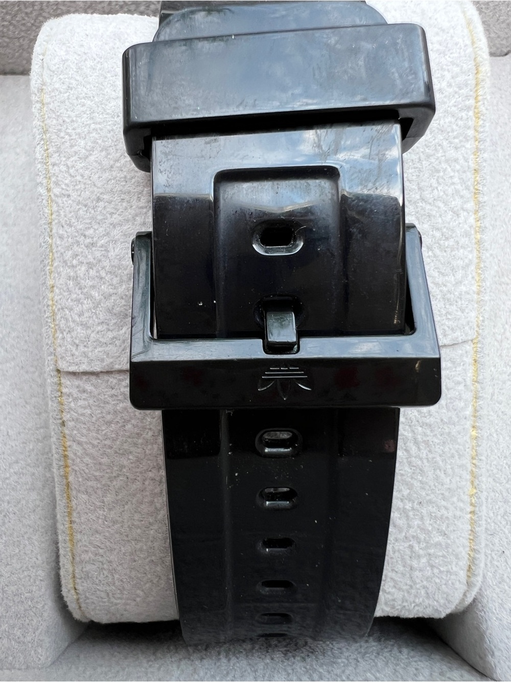 adidas Black Silicone Trefoil Dial Men's Watch Tested and new battery installed - Picture 6 of 6